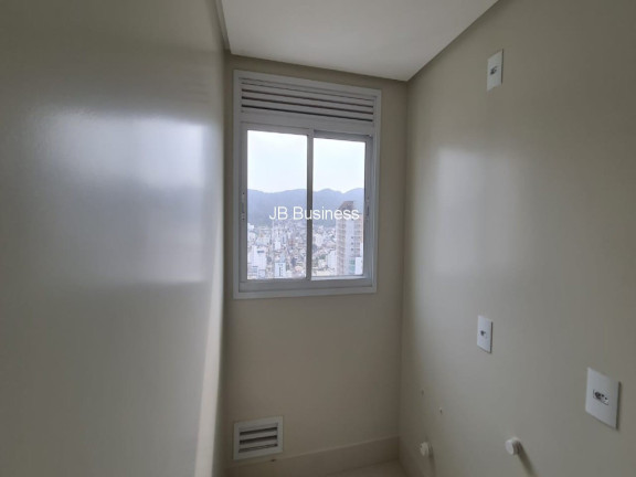 Imagem Imóvel com 4 Quartos à Venda, 131 m² em Centro - Balneário Camboriú Imagem Imóvel com 4 Quartos à Venda, 131 m² em Centro - Balneário Camboriú