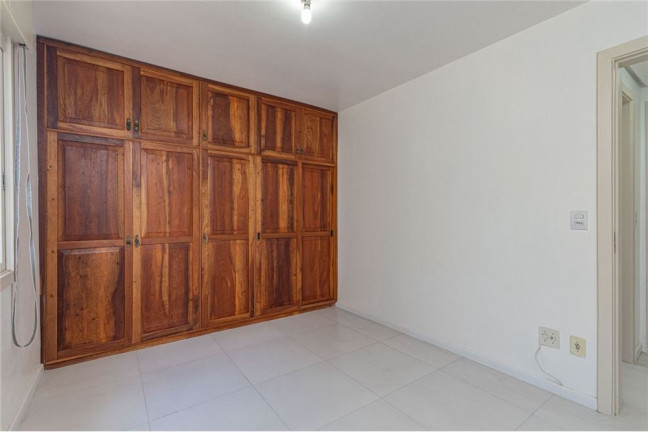 Imagem Imóvel com 2 Quartos à Venda, em Cavalhada - Porto Alegre Imagem Imóvel com 2 Quartos à Venda, em Cavalhada - Porto Alegre