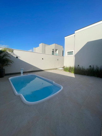 Imagem Casa com 3 Quartos à Venda, em Tijucas Imagem Casa com 3 Quartos à Venda, em Tijucas