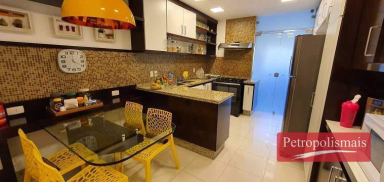 Imagem Casa de Condomínio com 3 Quartos à Venda, em Quitandinha - Petrópolis Imagem Casa de Condomínio com 3 Quartos à Venda, em Quitandinha - Petrópolis