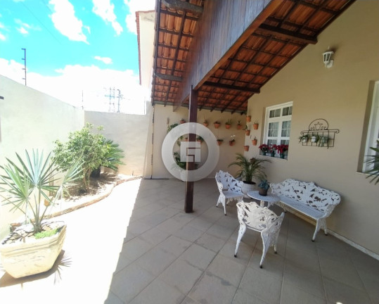 Imagem Casa com 5 Quartos à Venda, 360 m² em Vila Mauricéia - Montes Claros