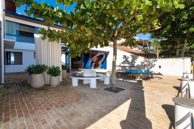 Imagem Casa com 4 Quartos para Temporada, em Canto Grande - Bombinhas Imagem Casa com 4 Quartos para Temporada, em Canto Grande - Bombinhas