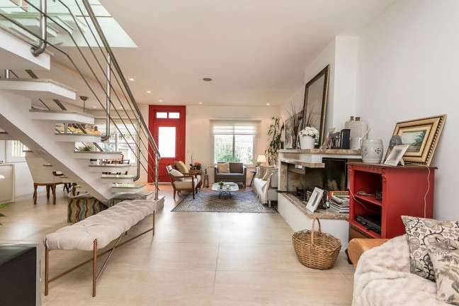 Imagem Casa com 3 Quartos à Venda, 300 m² em Jardim Lindóia - Porto Alegre Imagem Casa com 3 Quartos à Venda, 300 m² em Jardim Lindóia - Porto Alegre