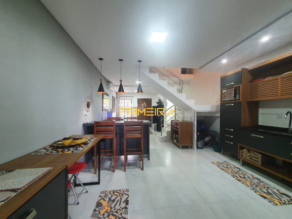 Imagem Sobrado com 2 Quartos à Venda, 107 m² em Balneário Piçarras - Piçarras
