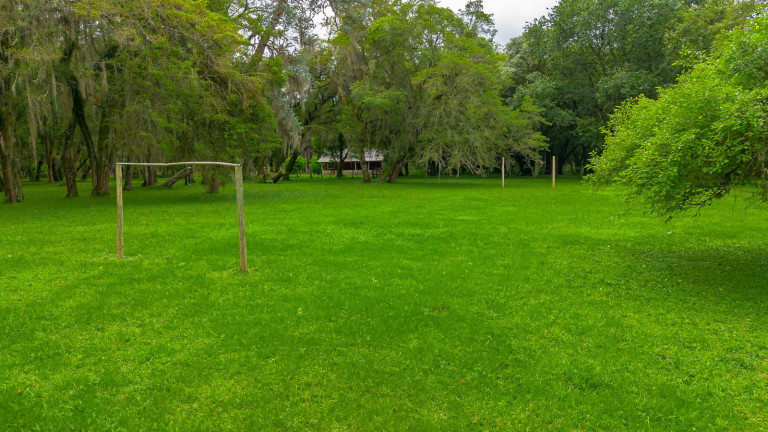 Imagem Imóvel com 4 Quartos à Venda, 411.400 m² em S/n - Lapa Imagem Imóvel com 4 Quartos à Venda, 411.400 m² em S/n - Lapa