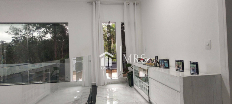 Imagem Imóvel com 5 Quartos à Venda, 630 m² em Caraguatá - Mairiporã Imagem Imóvel com 5 Quartos à Venda, 630 m² em Caraguatá - Mairiporã