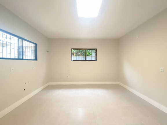 Imagem Casa com 3 Quartos à Venda, 320 m² em Coqueiros - Florianópolis