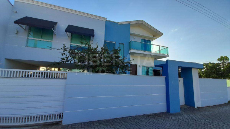 Imagem Sobrado com 3 Quartos à Venda, 220 m² em Centro - Navegantes Imagem Sobrado com 3 Quartos à Venda, 220 m² em Centro - Navegantes