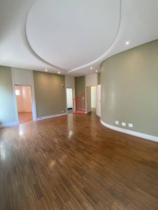 Imagem Casa com 2 Quartos à Venda, 613 m² em Centro Civico - Curitiba