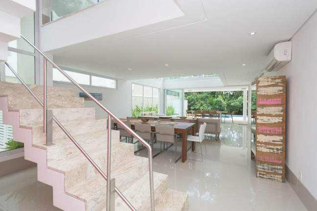 Imagem Casa com 4 Quartos à Venda, 360 m² em Riviera Módulo 24 - Bertioga Imagem Casa com 4 Quartos à Venda, 360 m² em Riviera Módulo 24 - Bertioga