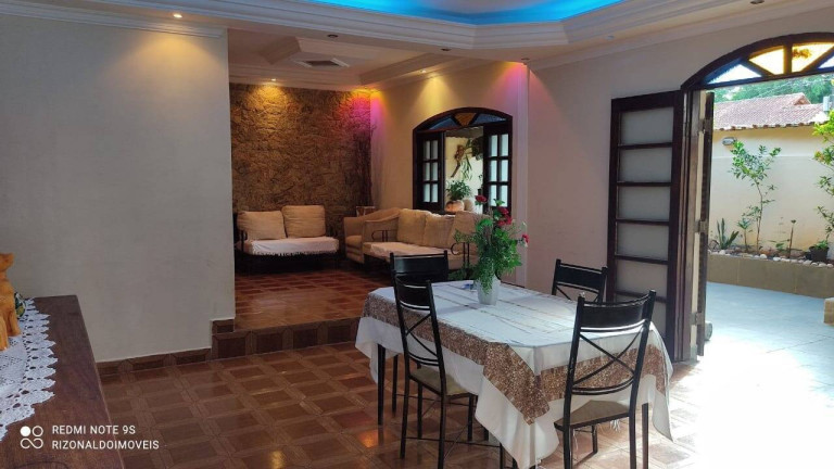 Imagem Casa com 3 Quartos à Venda, 300 m² em Canto Do Forte - Praia Grande