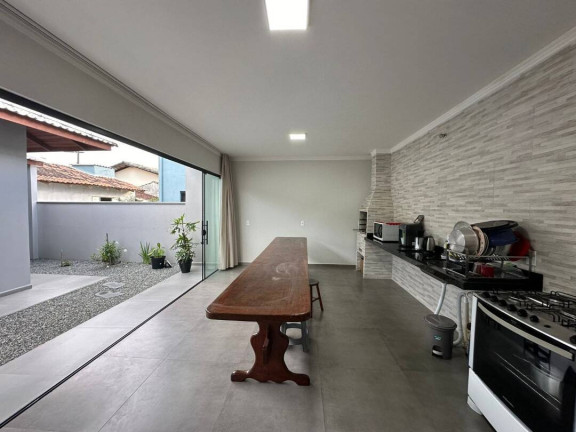 Imagem Casa com 2 Quartos à Venda, 120 m² em Costeira - Balneário Barra Do Sul Imagem Casa com 2 Quartos à Venda, 120 m² em Costeira - Balneário Barra Do Sul