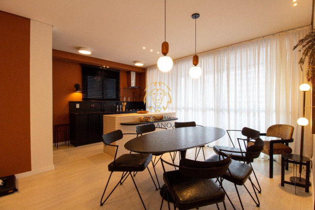 Imagem Apartamento com 3 Quartos à Venda, 201 m² em Centro - Curitiba