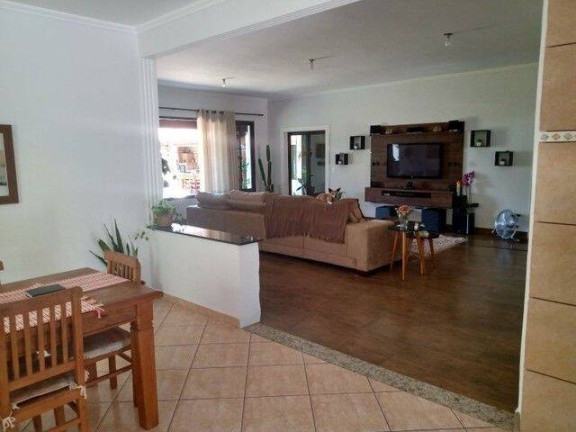 Imagem Chácara com 2 Quartos à Venda, 900 m² em Piracangaguá - Taubaté