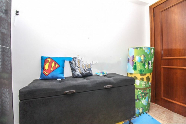 Imagem Casa com 3 Quartos à Venda, em Medianeira - Porto Alegre Imagem Casa com 3 Quartos à Venda, em Medianeira - Porto Alegre