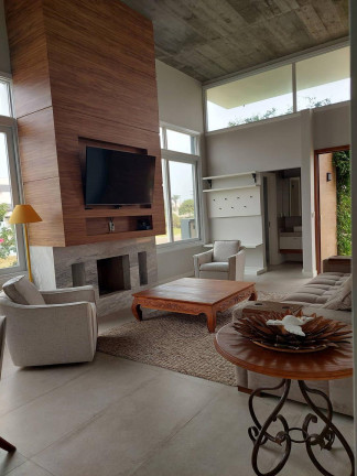 Imagem Casa com 4 Quartos à Venda, em Xangri-lá Imagem Casa com 4 Quartos à Venda, em Xangri-lá