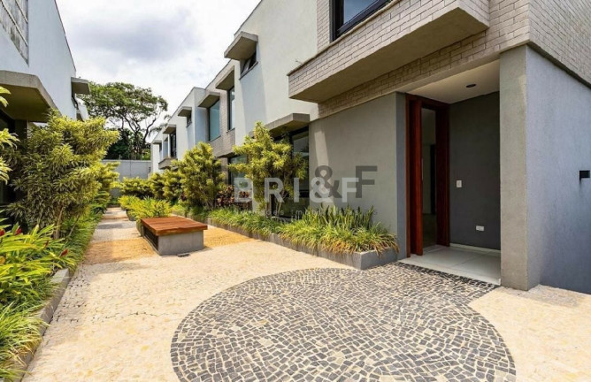 Imagem Casa com 3 Quartos à Venda, 272 m² em Moema - São Paulo Imagem Casa com 3 Quartos à Venda, 272 m² em Moema - São Paulo
