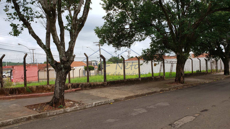 Imagem Terreno à Venda, 253 m² em Vila Pinheiro - Pirassununga Imagem Terreno à Venda, 253 m² em Vila Pinheiro - Pirassununga