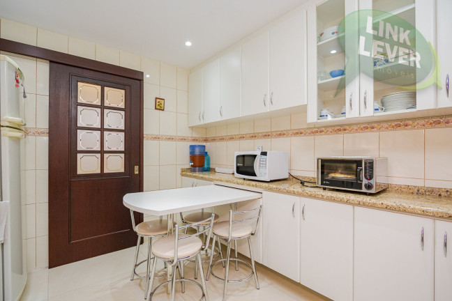 Imagem Casa de Condomínio com 3 Quartos à Venda, 200 m² em Santa Cândida - Curitiba