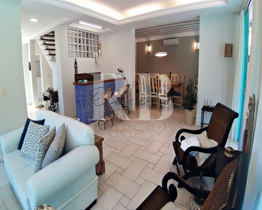 Imagem Imóvel com 5 Quartos para Temporada, em Riviera - Bertioga Imagem Imóvel com 5 Quartos para Temporada, em Riviera - Bertioga
