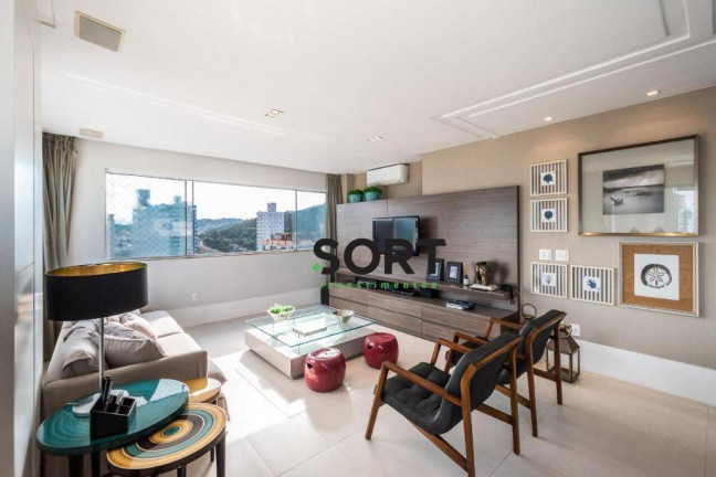Imagem Cobertura com 3 Quartos à Venda, 253 m² em Centro - Balneário Camboriú