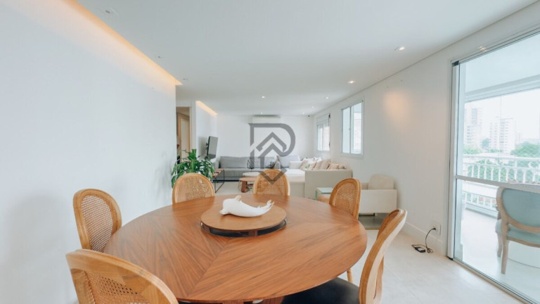 Imagem Apartamento com 3 Quartos à Venda, 143 m² em Moema - São Paulo