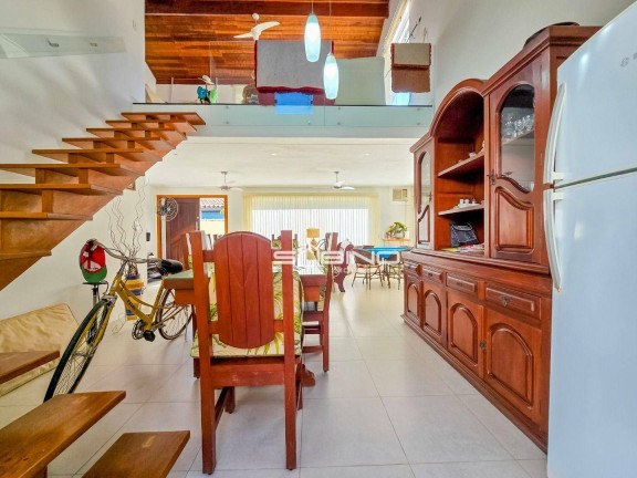 Imagem Casa com 3 Quartos para Temporada, 195 m² em Riviera De São Lourenço - Bertioga Imagem Casa com 3 Quartos para Temporada, 195 m² em Riviera De São Lourenço - Bertioga