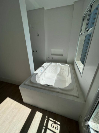 Imagem Apartamento com 4 Quartos à Venda, 170 m² em Meia Praia - Itapema Imagem Apartamento com 4 Quartos à Venda, 170 m² em Meia Praia - Itapema