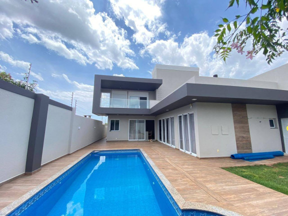 Imagem Sobrado com 4 Quartos à Venda, 413 m² em Centro - Cascavel