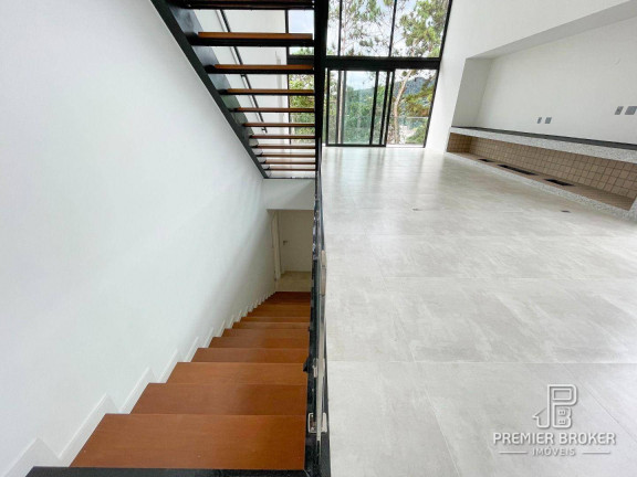 Imagem Casa com 4 Quartos à Venda, 330 m² em Várzea - Teresópolis Imagem Casa com 4 Quartos à Venda, 330 m² em Várzea - Teresópolis