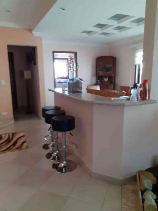 Imagem Casa com 4 Quartos à Venda, 234 m² em Aruã - Mogi Das Cruzes Imagem Casa com 4 Quartos à Venda, 234 m² em Aruã - Mogi Das Cruzes