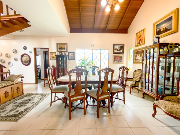 Imagem Casa com 4 Quartos à Venda, 249 m² em Coqueiros - Florianópolis