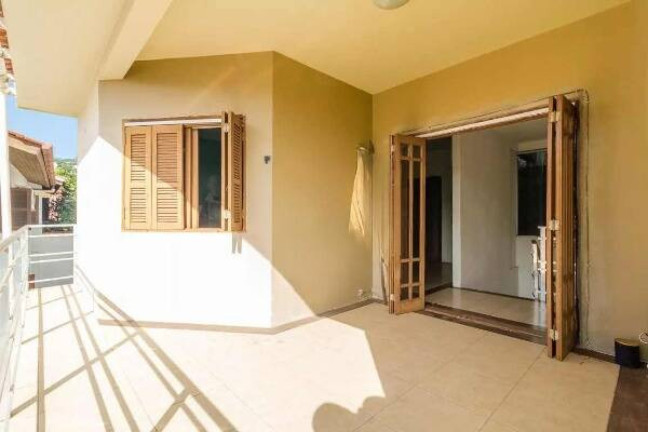Imagem Casa com 3 Quartos à Venda, 396 m² em Partenon - Porto Alegre Imagem Casa com 3 Quartos à Venda, 396 m² em Partenon - Porto Alegre