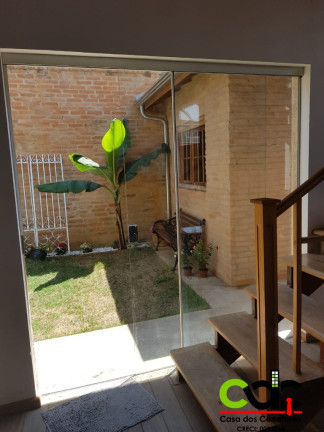 Imagem Sobrado com 3 Quartos à Venda, em Jardim Centenário - Poços De Caldas Imagem Sobrado com 3 Quartos à Venda, em Jardim Centenário - Poços De Caldas