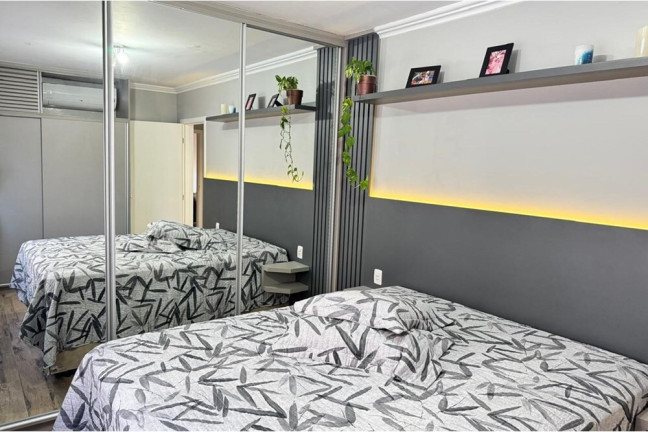 Imagem Imóvel com 2 Quartos à Venda, 128 m² em Higienópolis - Porto Alegre Imagem Imóvel com 2 Quartos à Venda, 128 m² em Higienópolis - Porto Alegre
