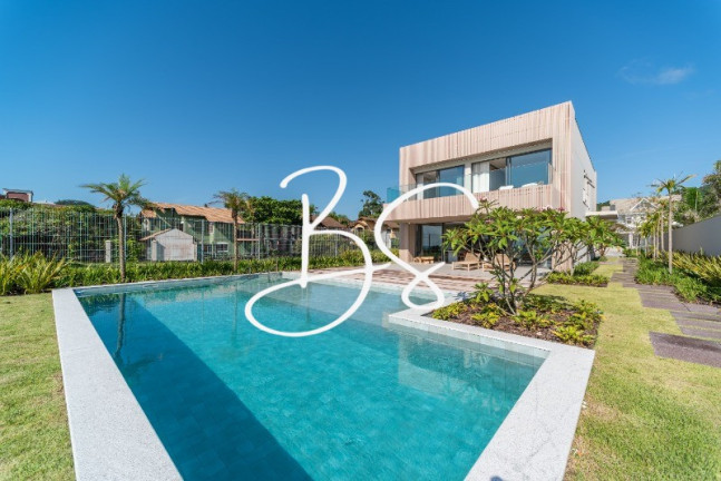 Imagem Casa com 5 Quartos à Venda, 1.385 m² em Praia Do Estaleiro - Balneário Camboriú Imagem Casa com 5 Quartos à Venda, 1.385 m² em Praia Do Estaleiro - Balneário Camboriú