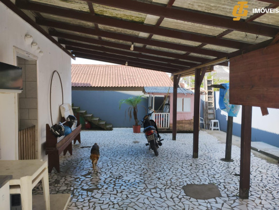Imagem Casa com 3 Quartos à Venda, 192 m² em Monte Alegre - Camboriú Imagem Casa com 3 Quartos à Venda, 192 m² em Monte Alegre - Camboriú