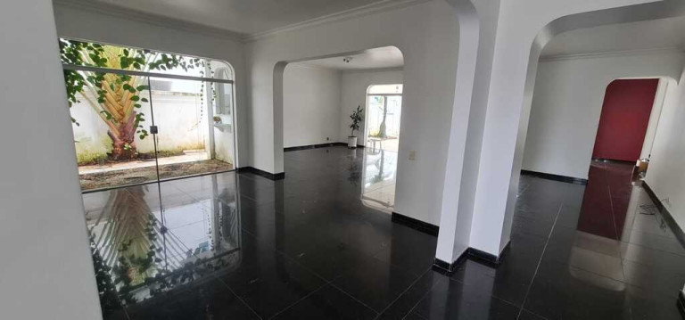 Imagem Casa com 5 Quartos à Venda,  em Jardim Acapulco - Guarujá