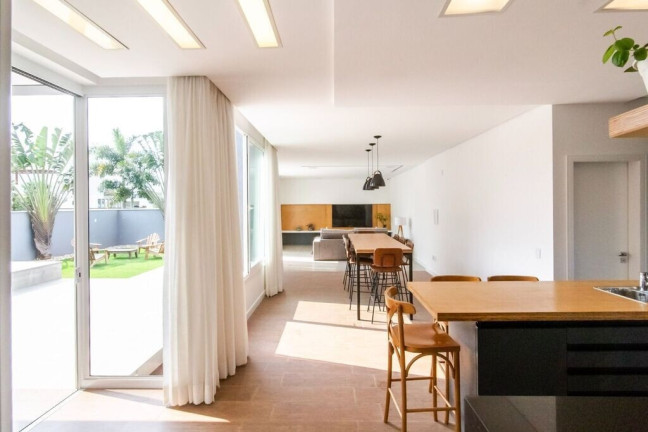 Imagem Casa de Condomínio com 4 Quartos à Venda, 330 m² em Campeche - Florianópolis Imagem Casa de Condomínio com 4 Quartos à Venda, 330 m² em Campeche - Florianópolis