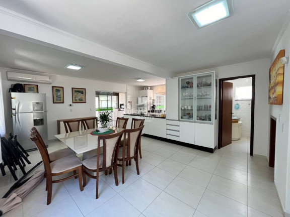 Imagem Sobrado com 4 Quartos à Venda, 257 m² em Barra Do Sai - Itapoá