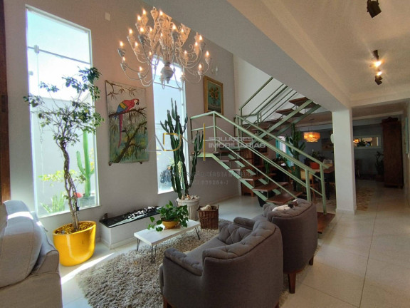 Imagem Casa com 3 Quartos à Venda, 270 m² em Centro - Botucatu Imagem Casa com 3 Quartos à Venda, 270 m² em Centro - Botucatu