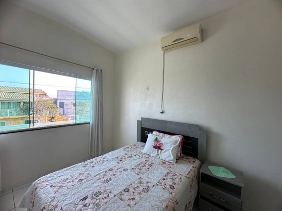 Imagem Casa com 6 Quartos à Venda, 200 m² em Centro - Balneário Barra Do Sul Imagem Casa com 6 Quartos à Venda, 200 m² em Centro - Balneário Barra Do Sul