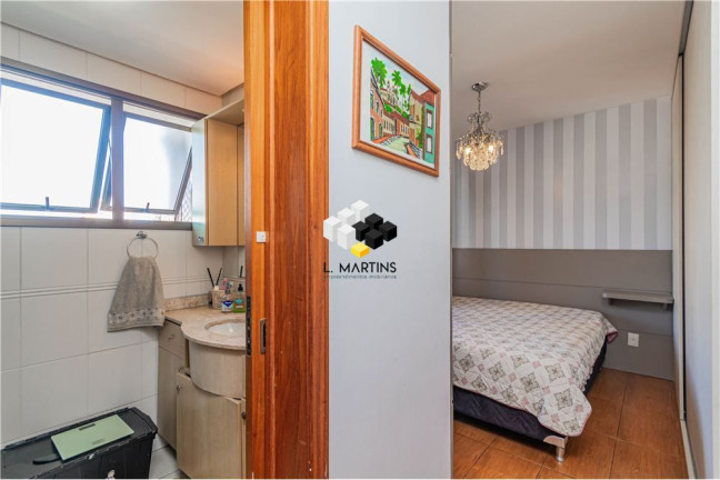 Imagem Apartamento com 2 Quartos à Venda, 73 m² em Menino Deus - Porto Alegre Imagem Apartamento com 2 Quartos à Venda, 73 m² em Menino Deus - Porto Alegre