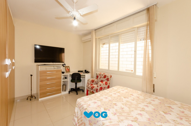 Imagem Casa com 3 Quartos à Venda, 230 m² em Petrópolis - Porto Alegre Imagem Casa com 3 Quartos à Venda, 230 m² em Petrópolis - Porto Alegre