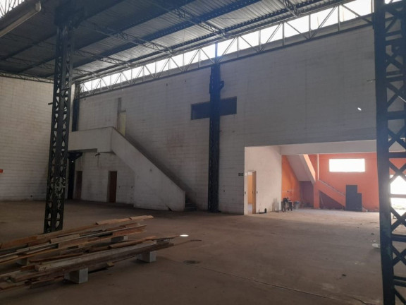 Galpão à Venda ou Locação, 1.500 m² em Vila Gepina - Itaquaquecetuba