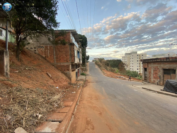 Imagem Terreno à Venda, 360 m² em Esperança - Ipatinga Imagem Terreno à Venda, 360 m² em Esperança - Ipatinga