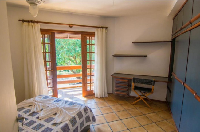 Imagem Casa com 4 Quartos para Alugar,  em Canasvieiras - Florianópolis