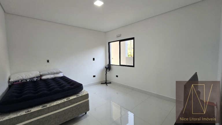 Imagem Sobrado com 4 Quartos à Venda, 300 m² em Massaguaçu - Caraguatatuba Imagem Sobrado com 4 Quartos à Venda, 300 m² em Massaguaçu - Caraguatatuba