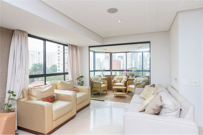 Imagem Apartamento com 4 Quartos à Venda, 202 m² em Moema - São Paulo