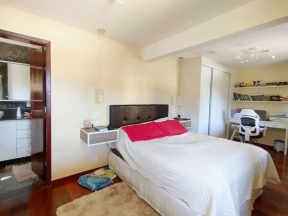 Imagem Imóvel com 3 Quartos à Venda, 195 m² em Várzea - Teresópolis Imagem Imóvel com 3 Quartos à Venda, 195 m² em Várzea - Teresópolis